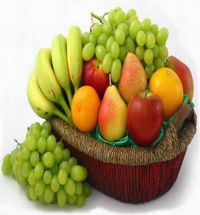 Fruit Basket Tray of 4 Bananas, 2 red Apples, 2 Oranges, 2 Pears and 2 bunchs of Finger Grapes.