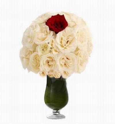 20 white roses with 1 red Rose in the middle. (Vase not included unless added separately) Try your best to make as similar as possible to photo.