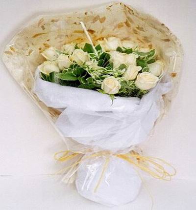 12 white Rose bouquet in premium wrapping