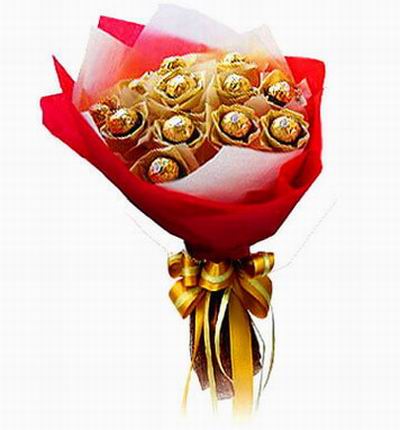Hot red Ferrero bouquet with 12 chocolates