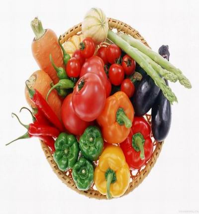 A basket of 3 green, 1 yellow, 1 orange and 1 red Bell Pepper, 3 large Tomatoes, 8 small Tomatoes, 2 Eggplants, 5 red Peppers, 4 green Peppers, 3 Asparagus, and 2 Carrots.